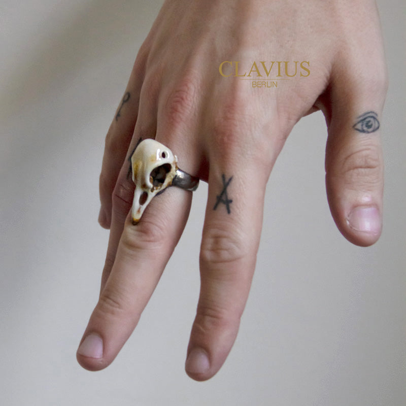 Rabenschädel Ring (Bemalt) - Clavius Jewelry