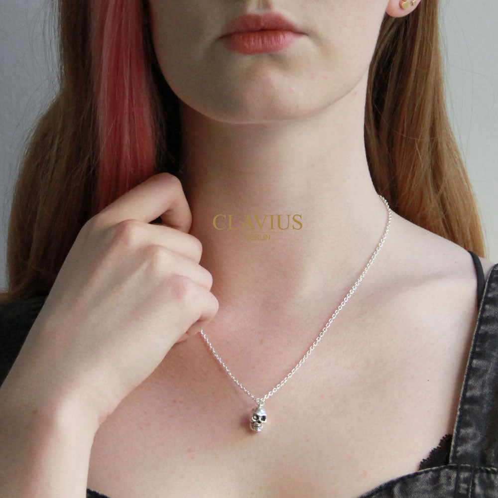 Kleine Schädel Halskette (Bemalt) - Clavius Jewelry
