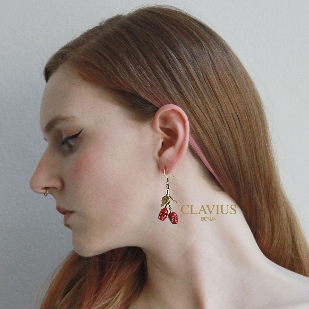 Schädelkirschen Ohrringe Rot (Bemalt) - Clavius Jewelry